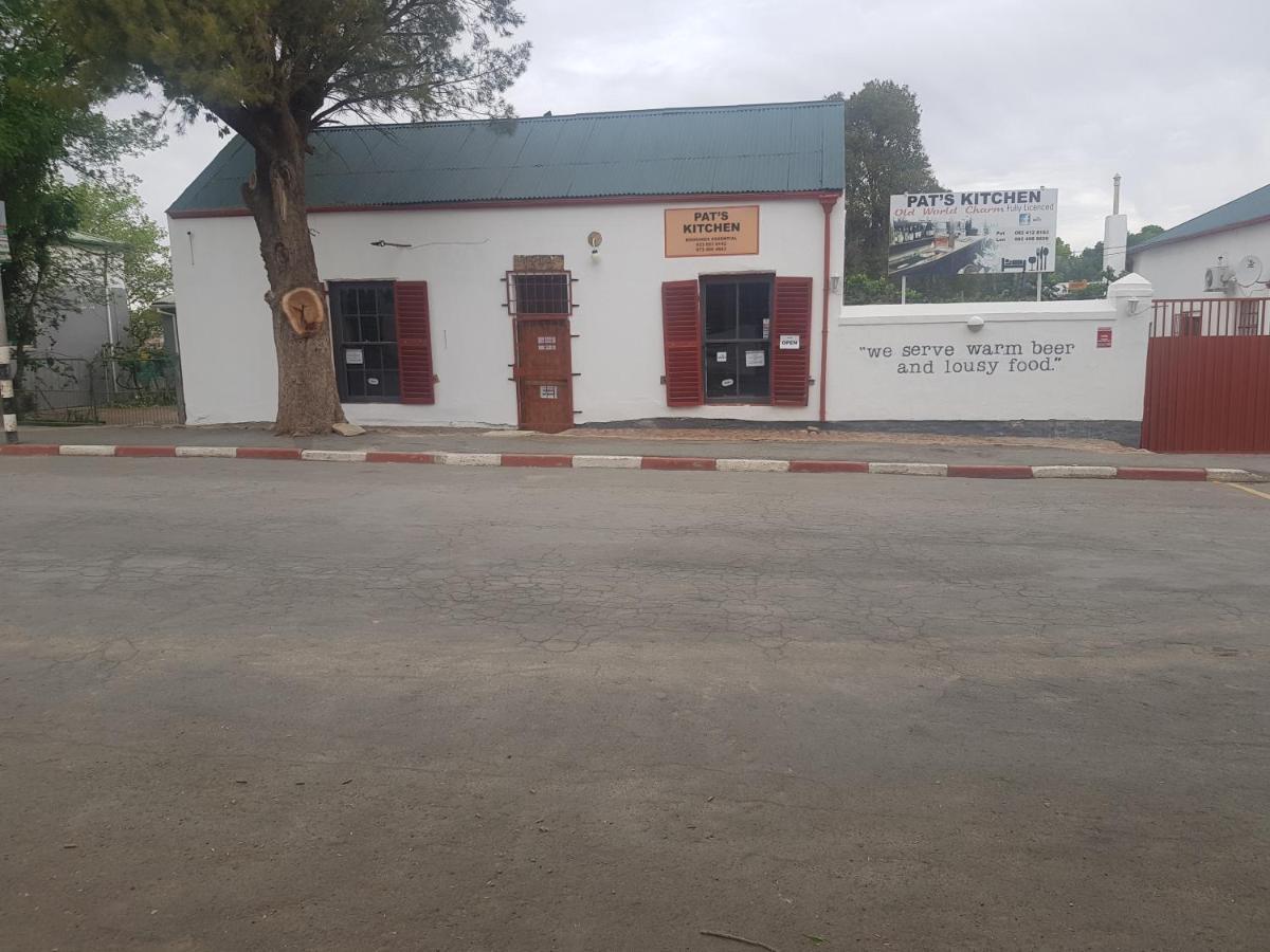 Karoo Manor Guesthouse And Restaurant Ричмонд Экстерьер фото
